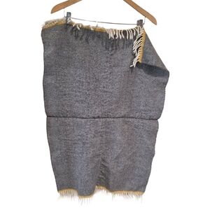 McNutt Lambwool Gray and Yellow Fringed Women's Scarf?